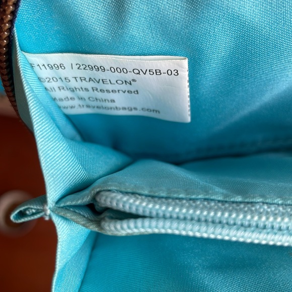 Travelon Ladies Wallet - Picture 8 of 10